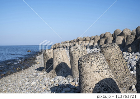 テトラポットのある風景 113763721