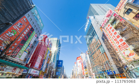 「東京都」秋葉原の電気街 「東京都」秋葉原の電気街 113765068