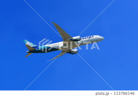 WEST JET787-9離陸上昇 113766146