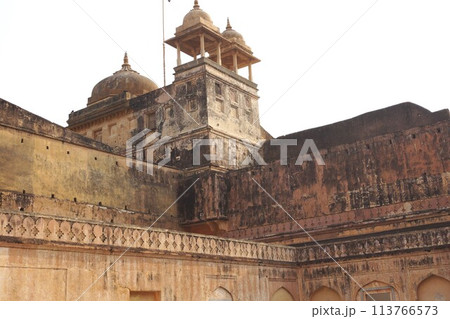 インド ジャイプル郊外 アンベール城の建物 インド ジャイプル郊外 アンベール城の建物 113766573