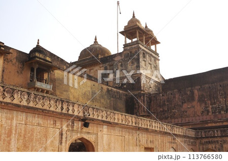 インド ジャイプル郊外 アンベール城の建物 インド ジャイプル郊外 アンベール城の建物 113766580