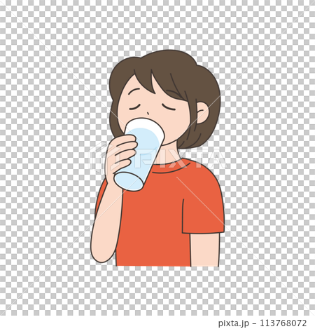 飲み物を飲む女性 飲み物を飲む女性 113768072