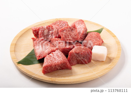 黒毛和牛　角切り（もも肉　肩肉）鹿児島県産 113768111