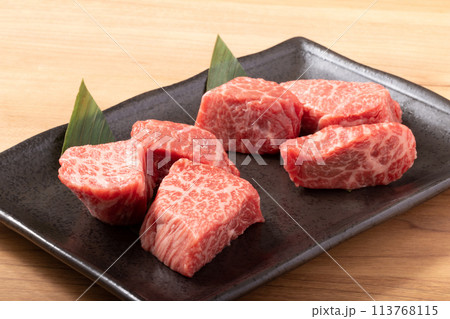 黒毛和牛 角切り(もも肉 肩肉)鹿児島県産 黒毛和牛 角切り(もも肉 肩肉)鹿児島県産 113768115