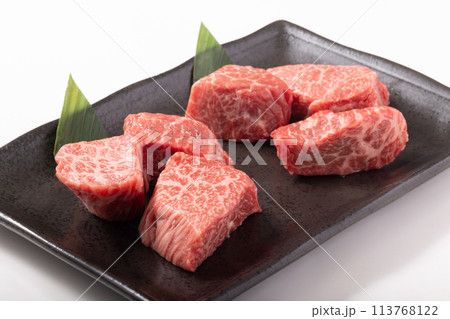 黒毛和牛　角切り（もも肉　肩肉）鹿児島県産 113768122