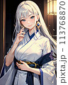 和風の宴: 煌めくアクセサリーをまとう白髪の美女 113768870