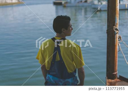 fisherman fisherman 113771955