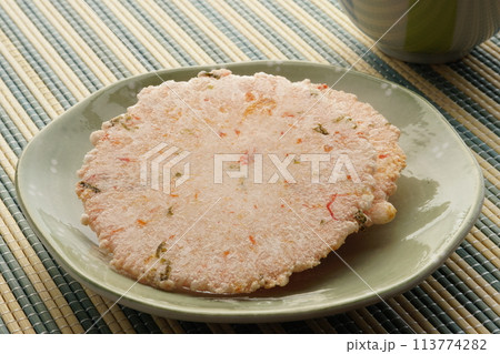 駿河湾の桜えびせんべい 駿河湾の桜えびせんべい 113774282