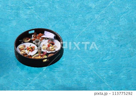 ANAインターコンチネンタル石垣リゾートのフローティングブレックファスト 113775292