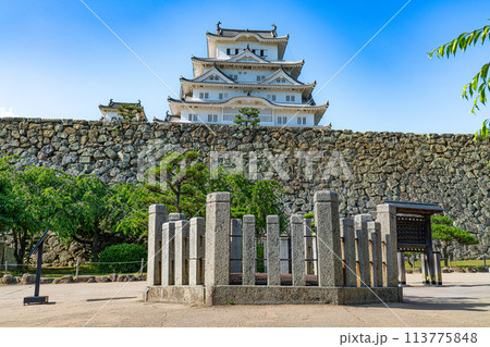 【世界遺産 姫路城】【日本100名城】お菊井戸と天守2　兵庫県姫路市 113775848