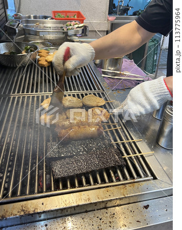 豚の血のおもち BBQ バーベキュー 113775964