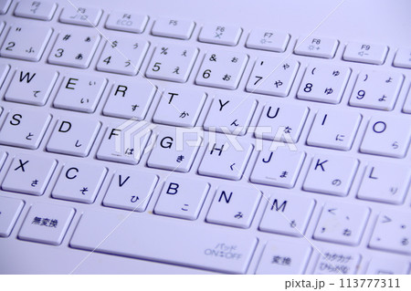 シンプルなキーボード シンプルなキーボード 113777311