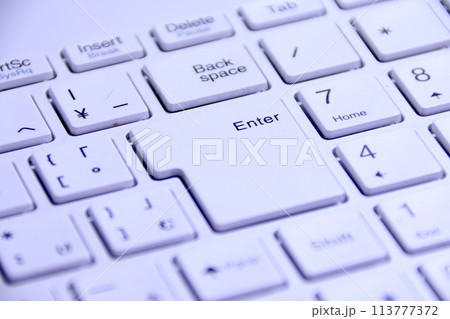 シンプルなキーボード シンプルなキーボード 113777372