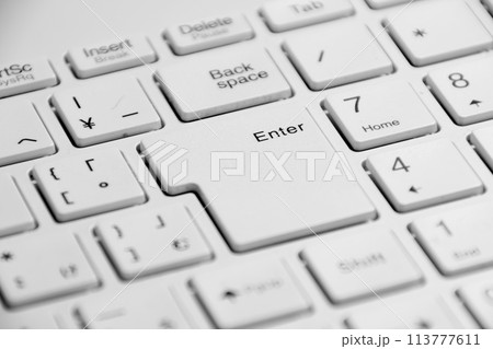 シンプルなキーボード(モノクロ) シンプルなキーボード(モノクロ) 113777611