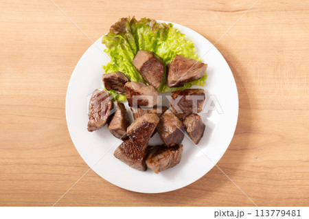 黒毛和牛　角切り　ステーキ 113779481