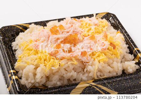 ズワイガニの炊き込みちらし 弁当 ズワイガニの炊き込みちらし 弁当 113780204