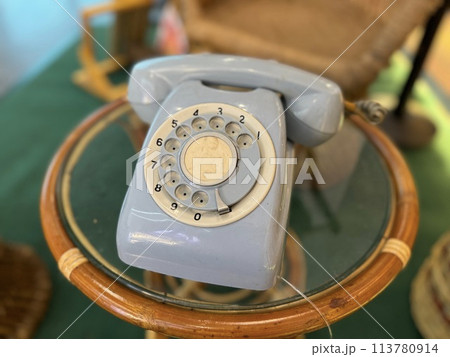 昭和のレトロな電話 昭和のレトロな電話 113780914