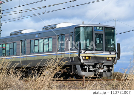 琵琶湖線を走る223系電車の先頭車両001 113781007