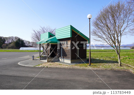 せたな町北桧山区の「浮島公園」の公衆トイレ 113783449