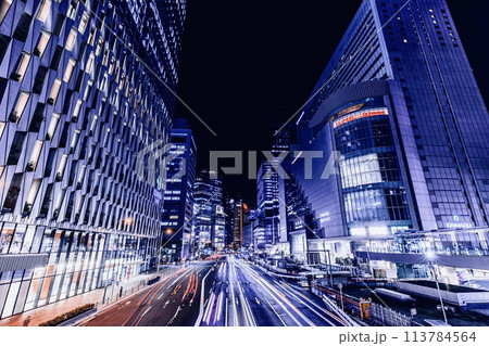 大阪府、大阪駅の夜景 大阪府、大阪駅の夜景 113784564
