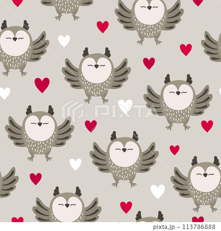 Seamless cute cartoon owls pattern with hearts 113786888