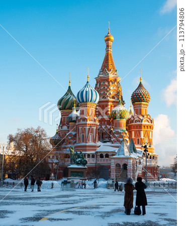 Saint Basils Cathedral on Red Square of Moscow in winter 113794806