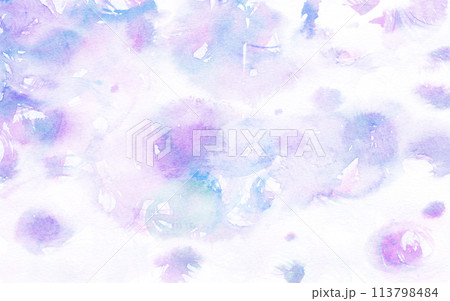 幻想的なパープル系の水彩のテクスチャ背景 幻想的なパープル系の水彩のテクスチャ背景 113798484