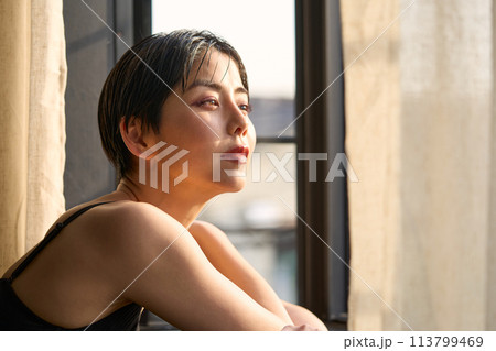 女性 ポートレート 女性 ポートレート 113799469