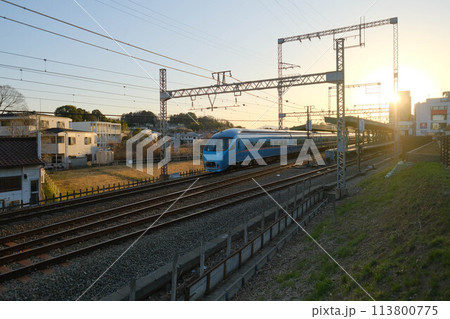 ロマンスカーMSE（60000形）と夕焼け 113800775