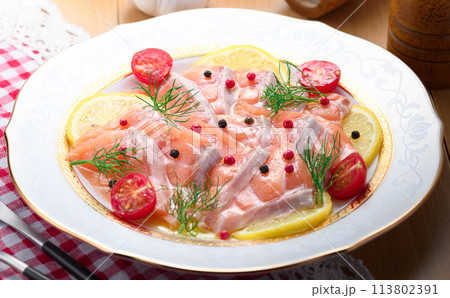 サーモンのカルパッチョ 113802391