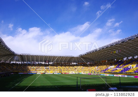 ベガルタサポーターで埋まったユアテックスタジアム仙台 113802928