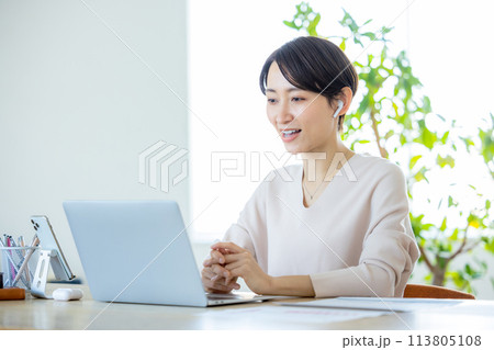 テレワーク 女性 仕事 テレワーク 女性 仕事 113805108