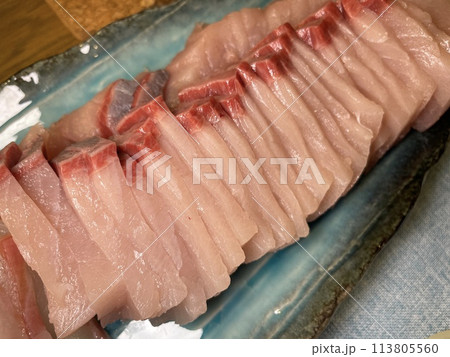 ぶりの刺身 脂がのった鰤のお造り ぶりの刺身 脂がのった鰤のお造り 113805560