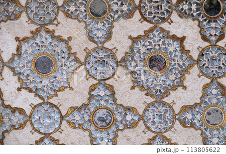 Detail of the mirrored ceiling in the Mirror Palace at Amber Fort in Jaipur, Rajasthan, India Detail of the mirrored ceiling in the Mirror Palace at Amber Fort in Jaipur, Rajasthan, India 113805622