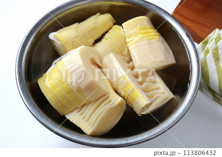 茹でたタケノコ 茹でたタケノコ 113806432