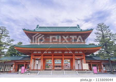 早朝の平安神宮 應天門(応天門) 早朝の平安神宮 應天門(応天門) 113809044