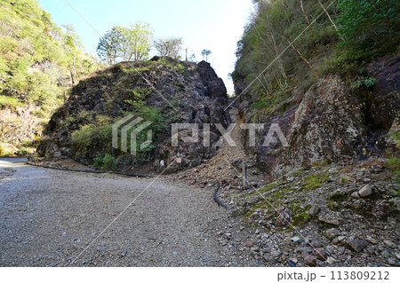 兵庫県生野市「生野銀山」金香瀬旧坑露頭群と坑道 兵庫県生野市「生野銀山」金香瀬旧坑露頭群と坑道 113809212