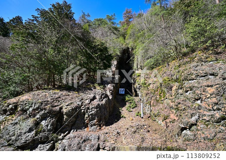 兵庫県生野市「生野銀山」金香瀬旧坑露頭群と坑道 113809252