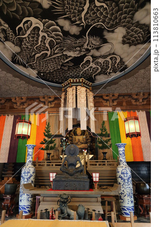 鎌倉、建長寺の法堂の御本尊 113810663