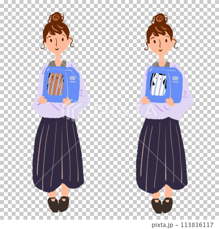 ペットキャリーを抱える笑顔の女性 113816117