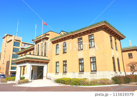 山梨県甲府市、山梨県議会議事堂の風景 山梨県甲府市、山梨県議会議事堂の風景 113819379