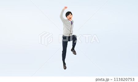 ジャンプする制服を着た男子学生の全身写真 ジャンプする制服を着た男子学生の全身写真 113820753