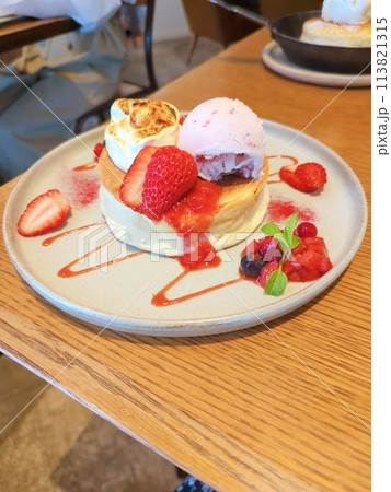 苺のパンケーキ 苺のパンケーキ 113821315
