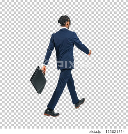 PNG行走的黑人男性商務人士-透明背景的全身照片，手工精確剪裁 113821854