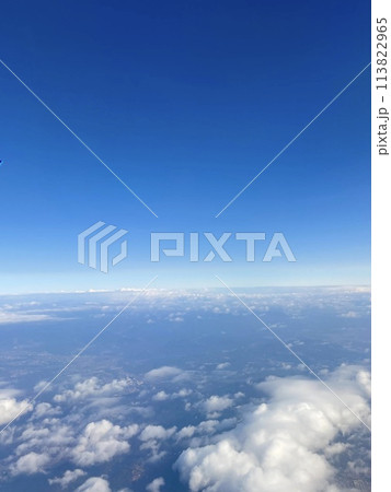 飛行機の窓から見た景色 飛行機の窓から見た景色 113822965
