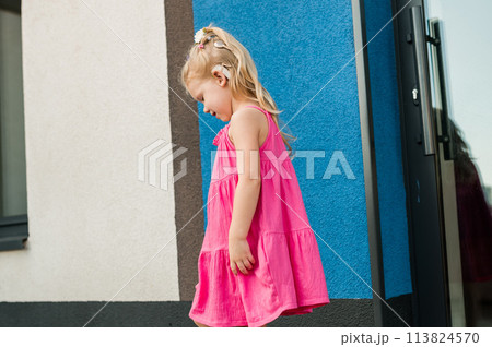 Child head with cochlear implant hearing aid. Hearing aid and medicine innovating technology and diversity Inclusion and people with disability concept. Copy space 113824570