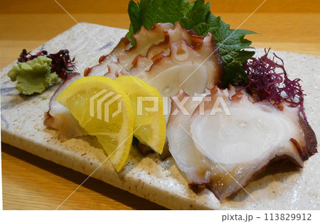 地ダコならではの歯ごたえと旨みを味わう、タコの刺身の写真 地ダコならではの歯ごたえと旨みを味わう、タコの刺身の写真 113829912