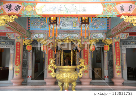 Dhammaktanyu Foundation Shrine or Dhammaktanyu Temple or Xianlu Dai Tiang Kong. This architecture is full of ancient Chinese arts and culture. Including the stone carvings, they are very meticulous. Dhammaktanyu Foundation Shrine or Dhammaktanyu Temple or Xianlu Dai Tiang Kong. This architecture is full of ancient Chinese arts and culture. Including the stone carvings, they are very meticulous. 113831752