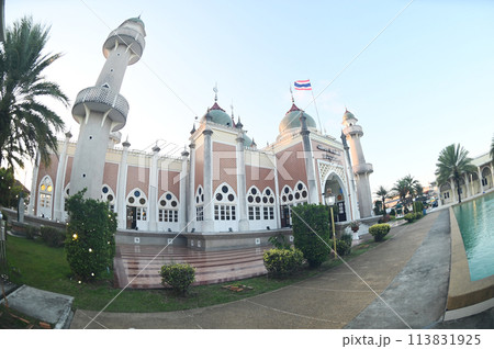 Pattani Central Mosque It is the center of the mind. and is one of the most important places of worship for Muslims in the southern region of Thailand.  113831925