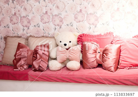 ピンク色の部屋 クマちゃん ピンク色の部屋 クマちゃん 113833697